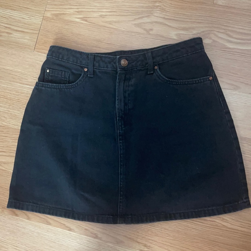 [H&M] black denim skirt